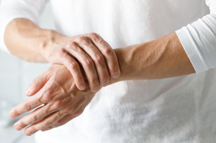 Recognizing Early Signs And Symptoms Of Carpal Tunnel Syndrome